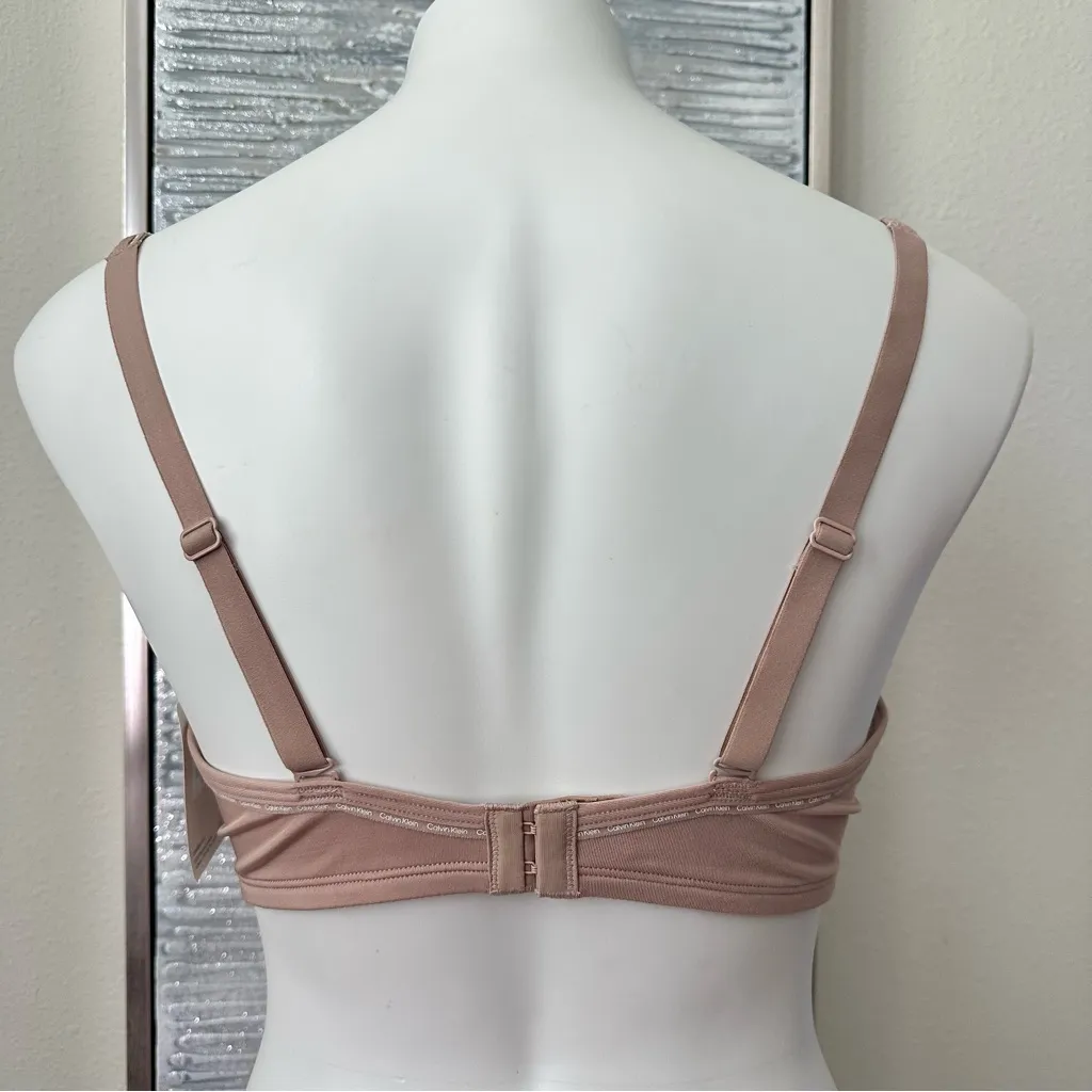 Calvin Klein Nude Push Up Plunge Bra Size 38C - Image 13