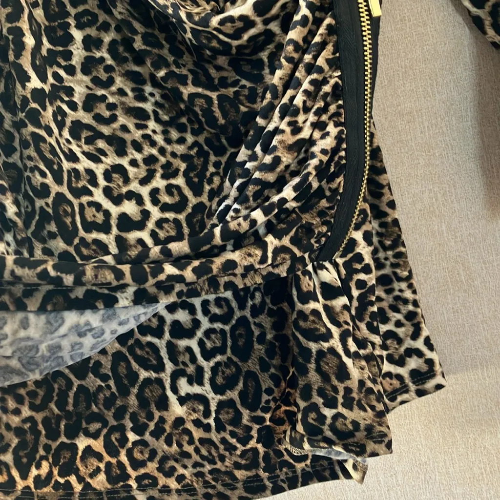 Ellen Tracy FINAL MARKDOWN  Leopard Pattern Blouse large - Image 7