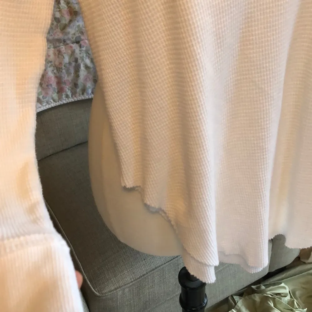 Cute and Comfy White Thermal Long Sleeve Top - Image 3