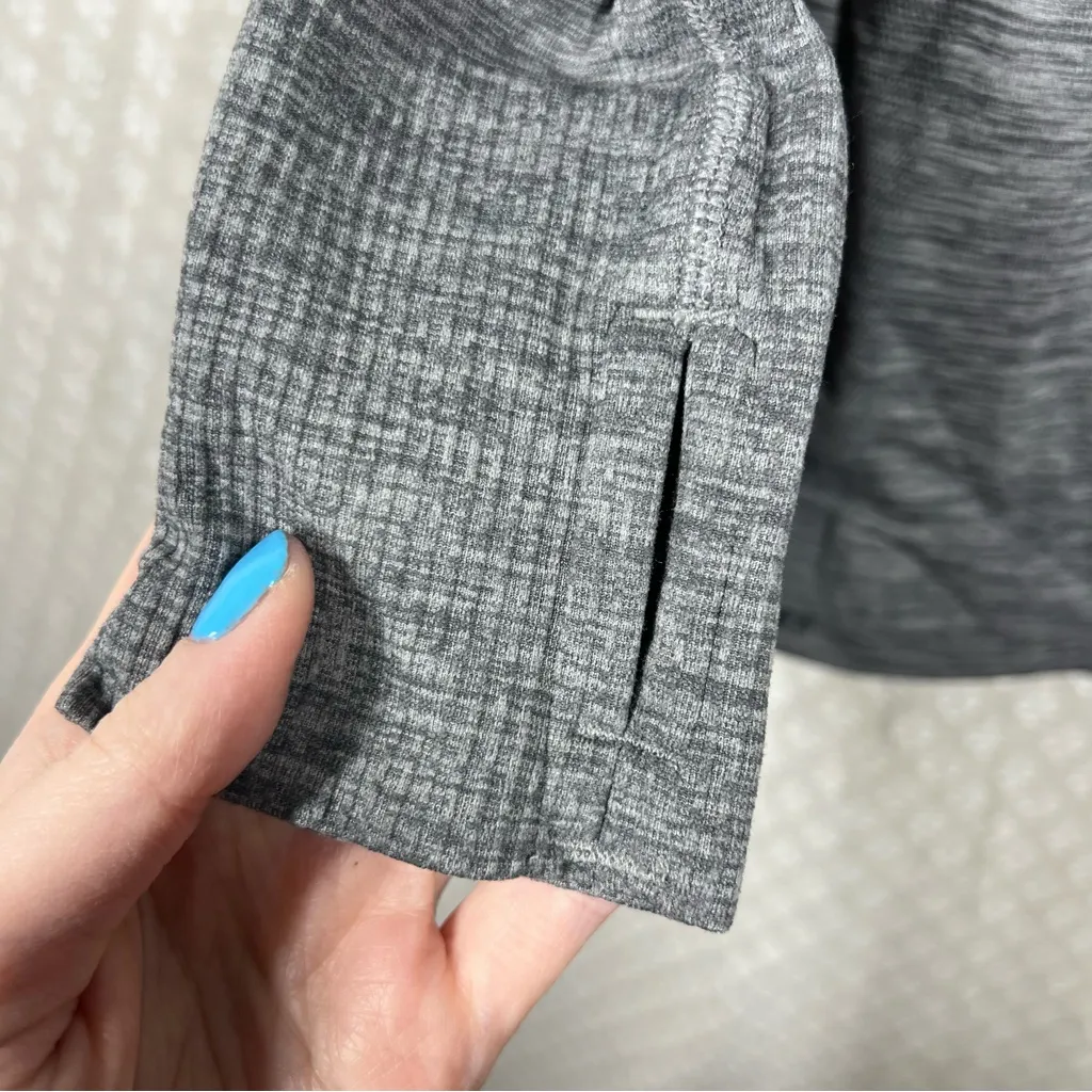Athleta ‎ Heather Grey Speedlight Seamless Long Sleeve Top - Image 4