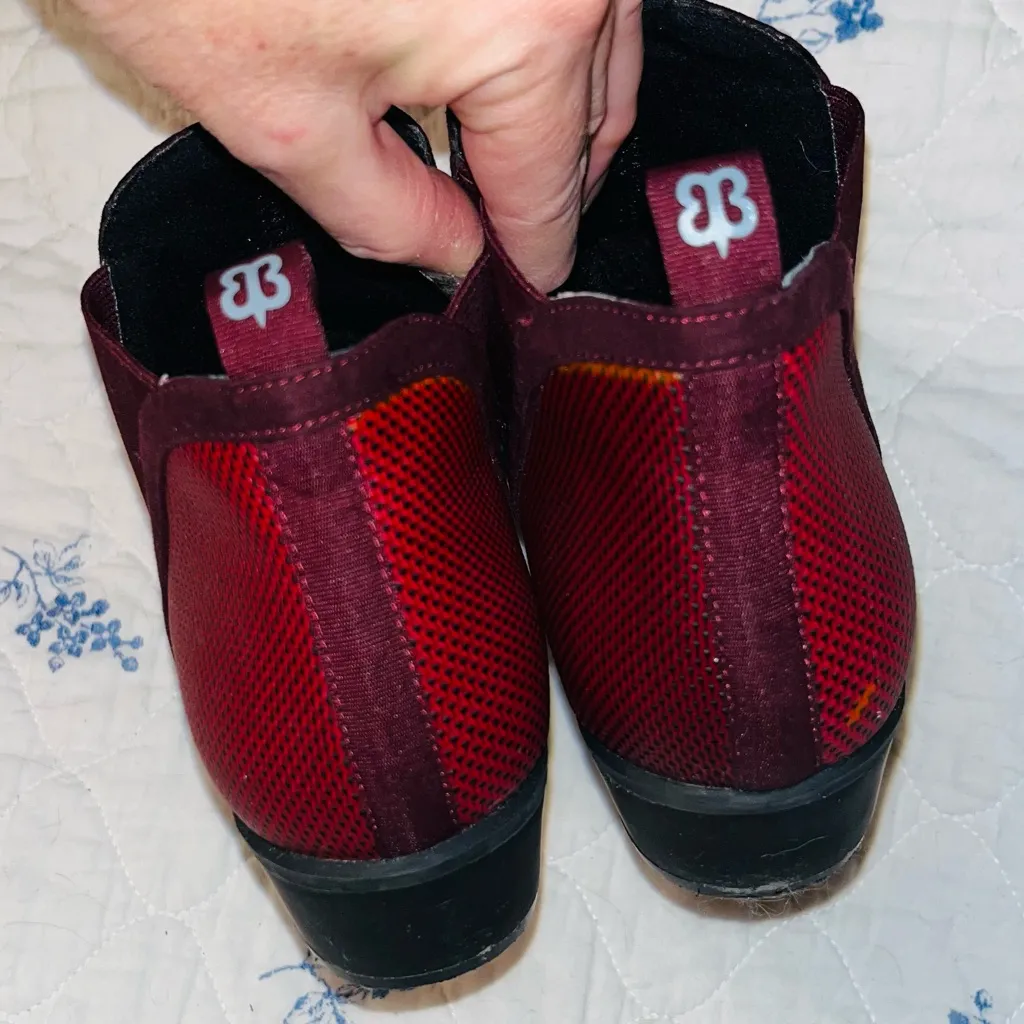 BETABRAND Tennis Western Ruby Red Booties sz 7.5 - Image 3