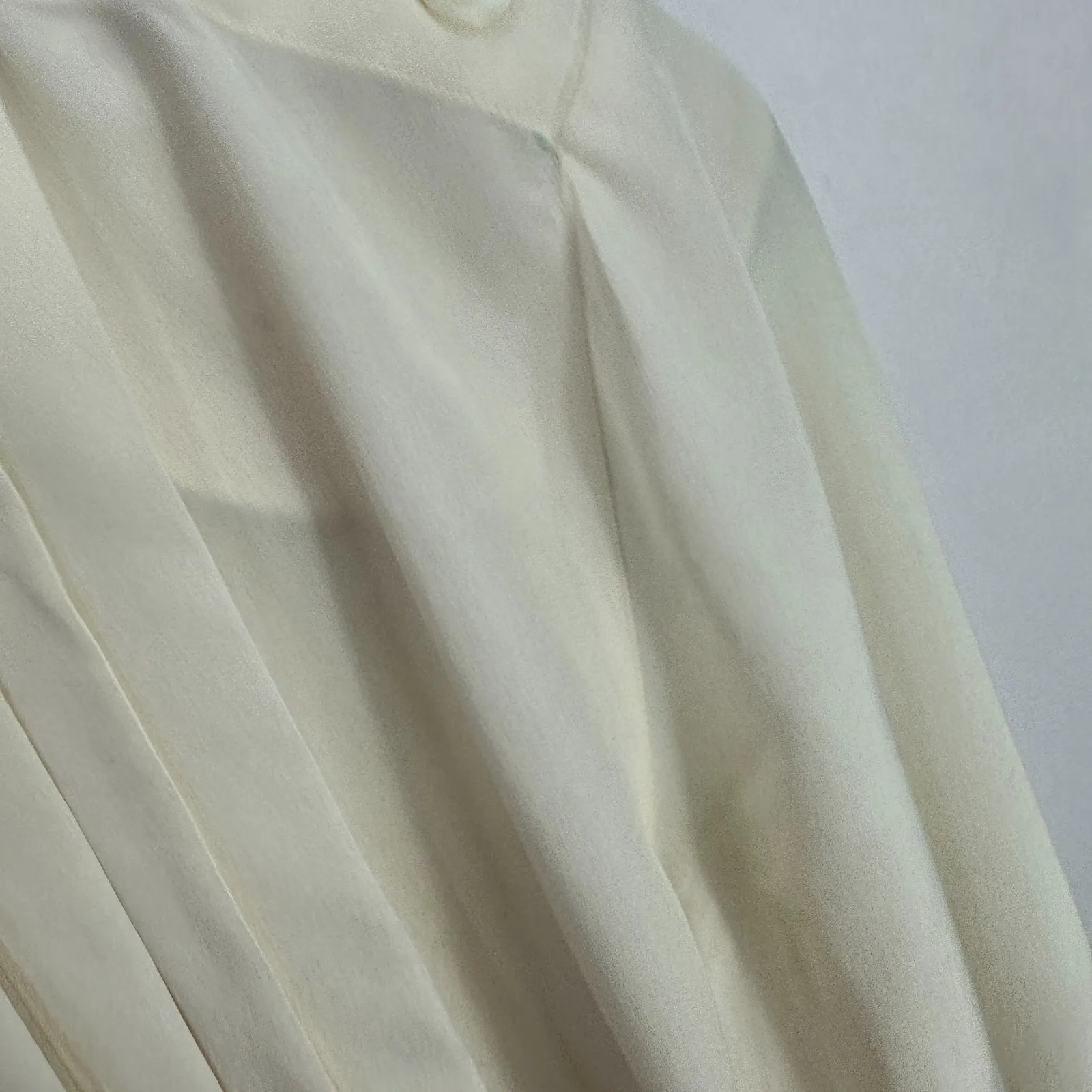 Pleated Blouse Jones Wear Petite 8 Ivory Button Shoulder Vtg 80s Preppy Top Luxe - Image 3