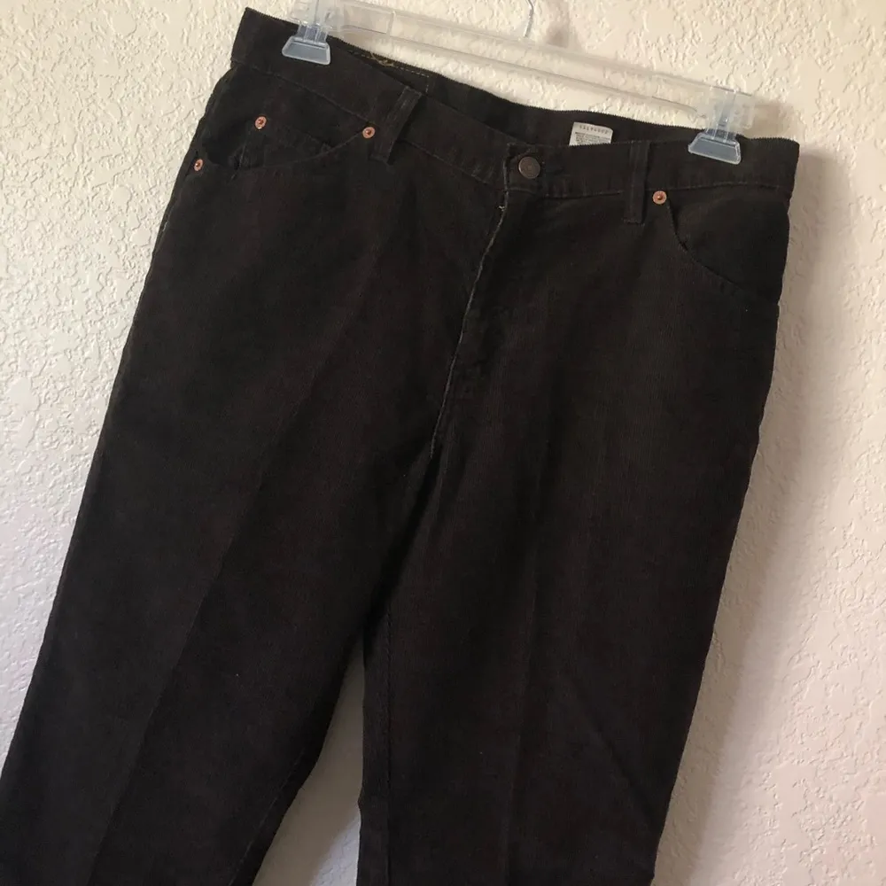 VTG Vintage Levi’s Brown Corduroy Pants - Image 2