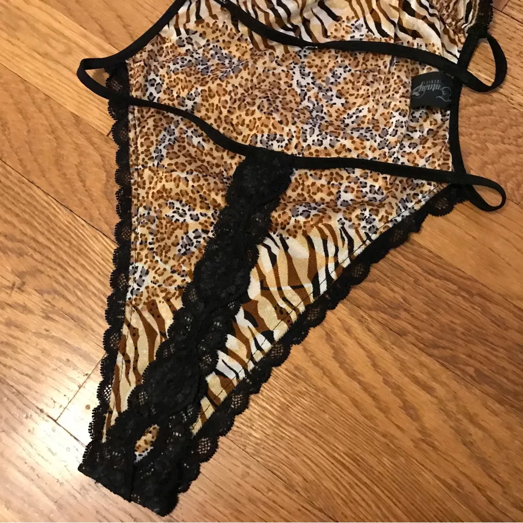 NWOT Fantasy lingerie teddy lingerie leopard tiger print size S - Image 9