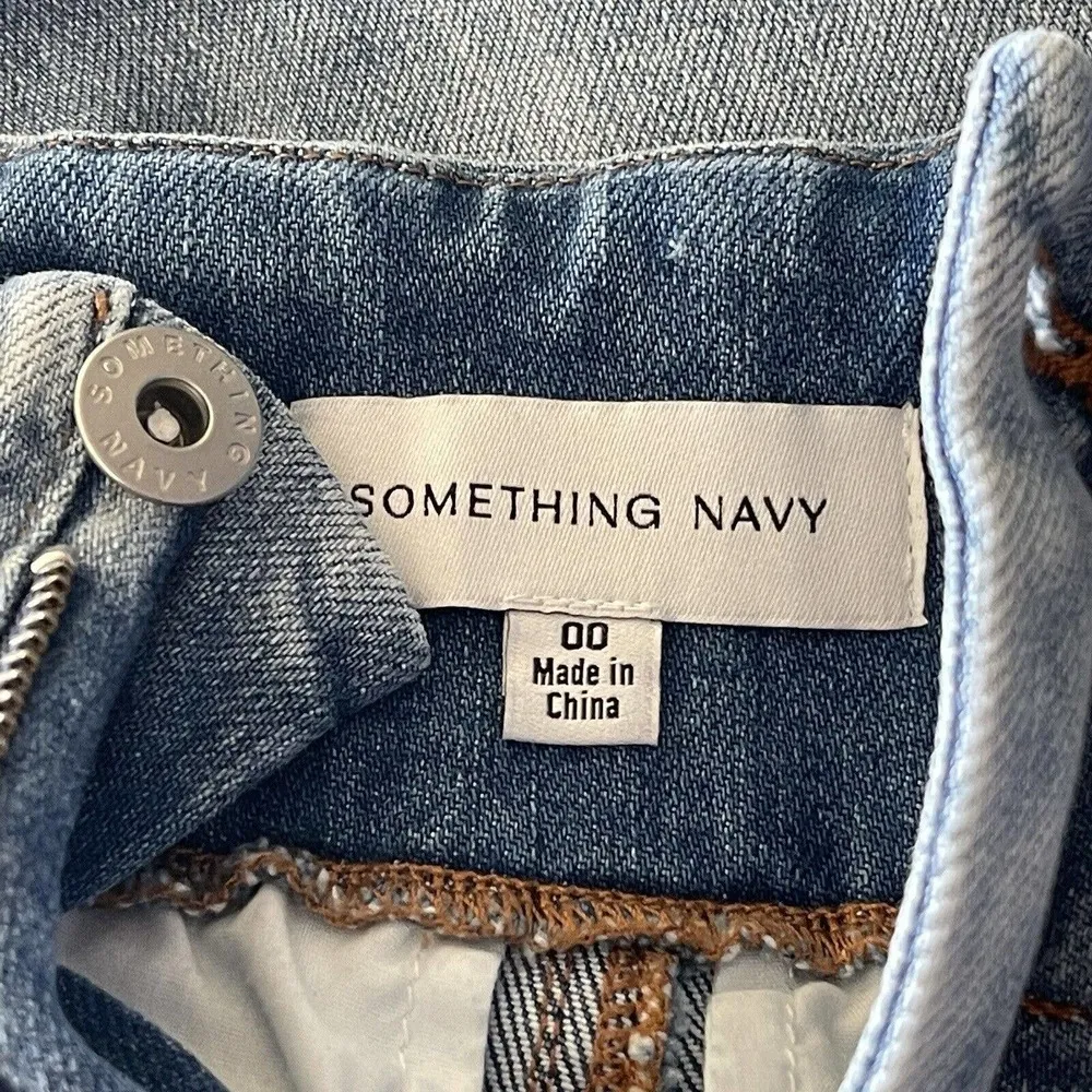Something Navy SZ 00 Sydney Crop Jeans Side Ties High-Rise Light Wash Zip-Fly - Image 9
