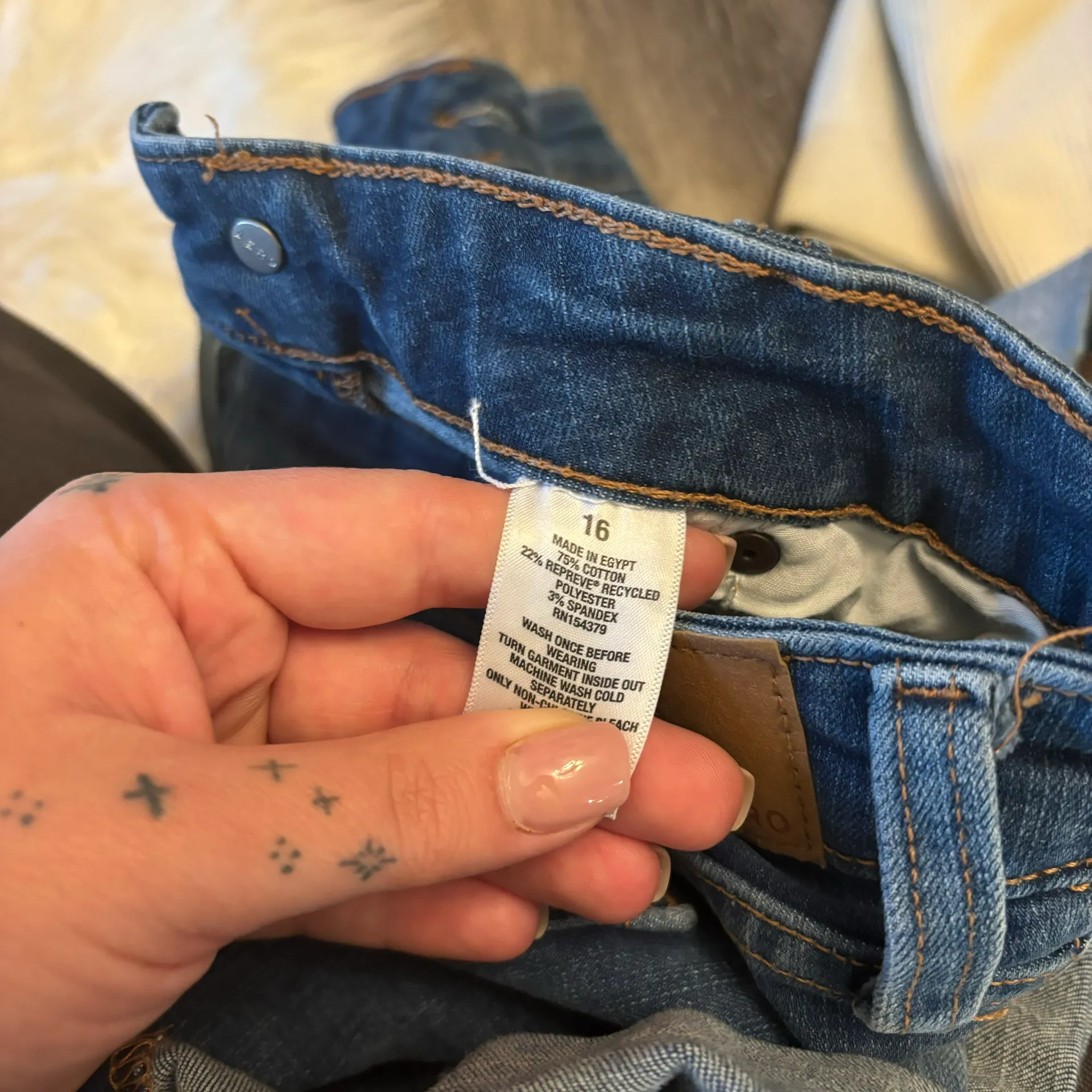 High Rise Curvy Midi Shorts - Image 3