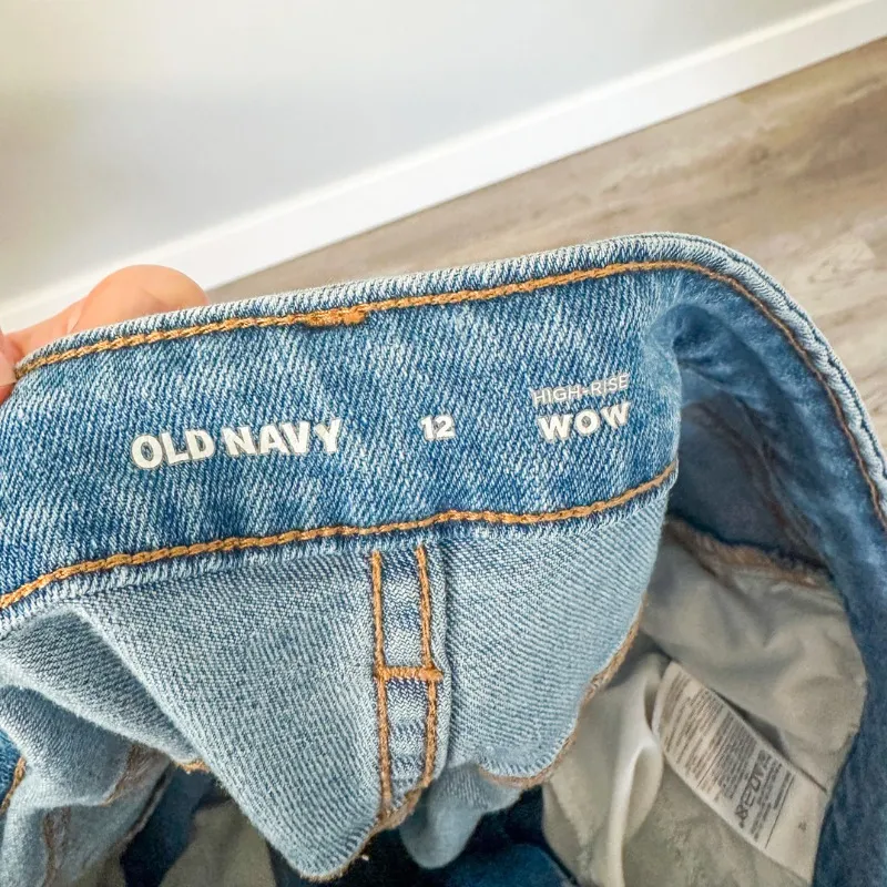 Old Navy Wow Lightwash High-Waisted Denim Shorts - Image 5