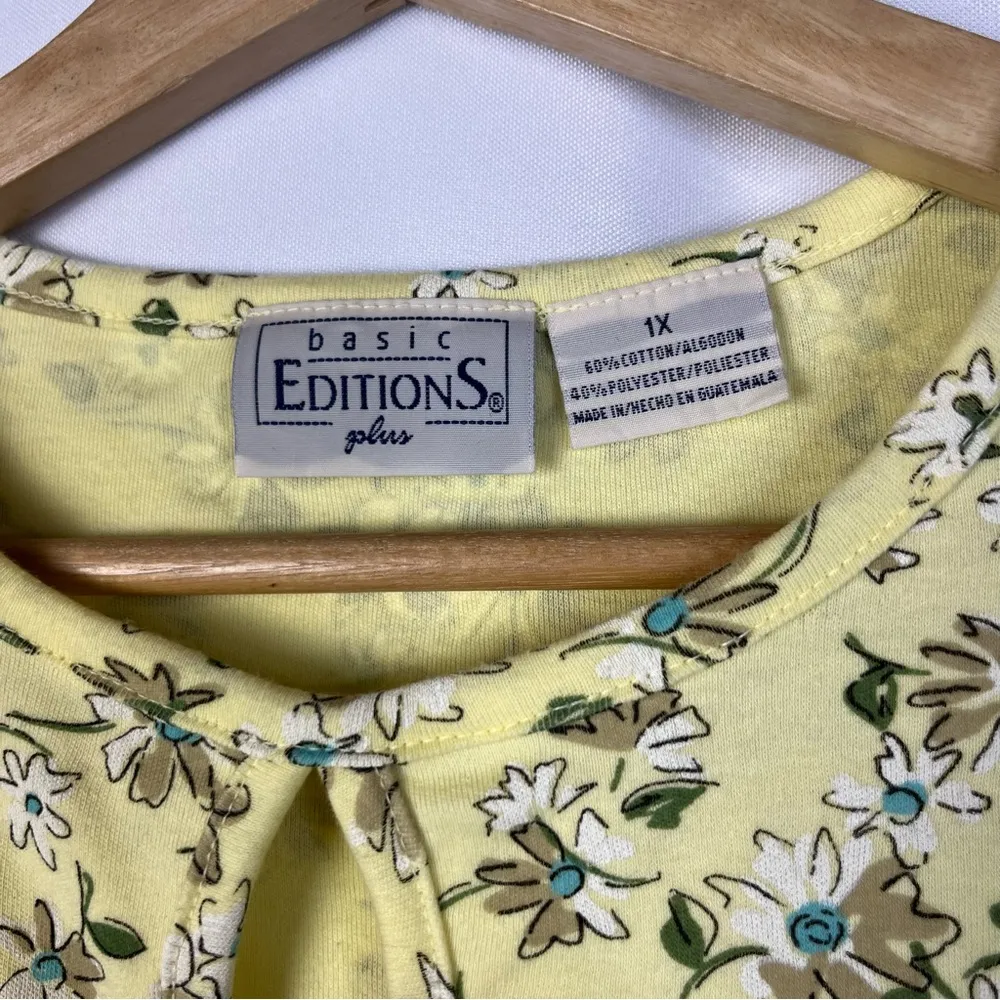 Basic Editions Yellow Floral Short Sleeve Top 1X - Image 4
