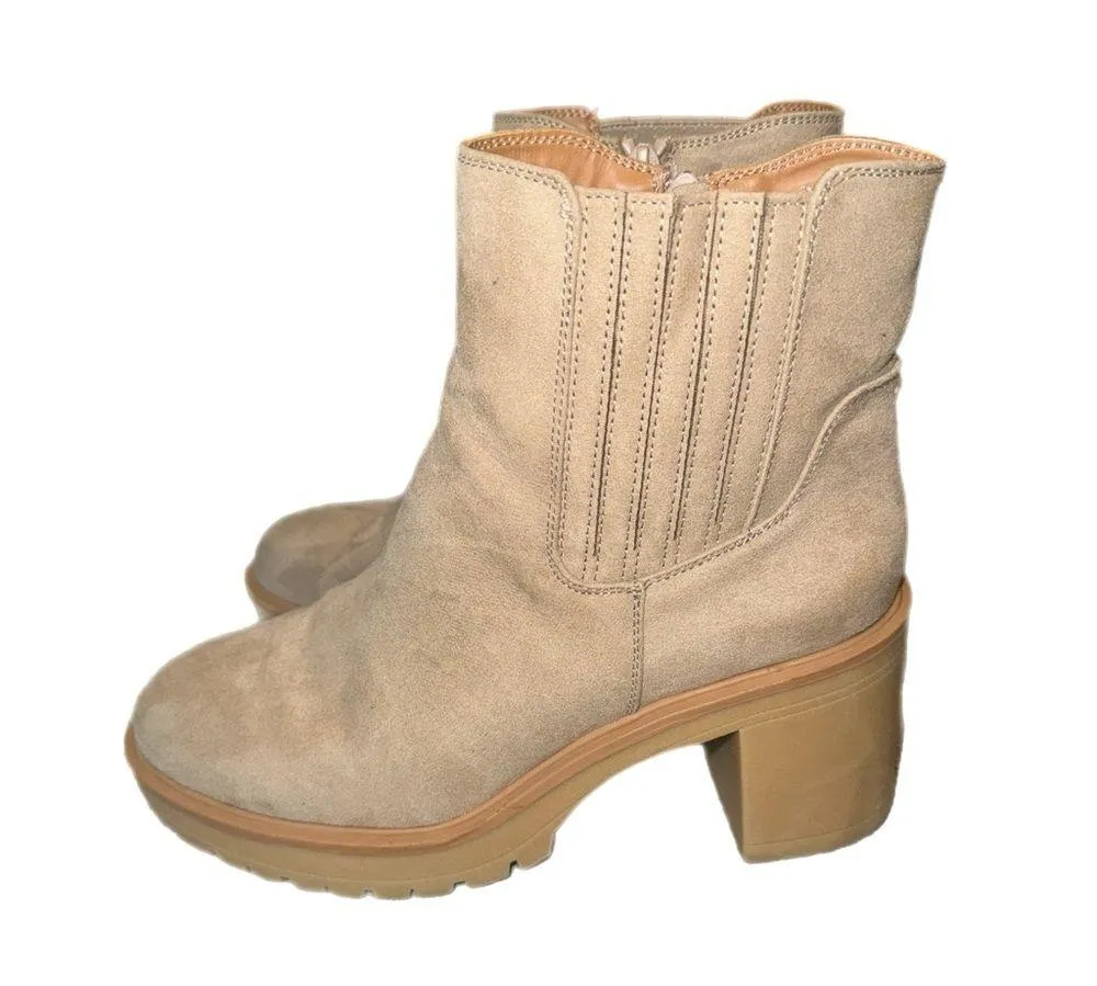 Universal Threads  Platform Boots Size 9 - Image 5