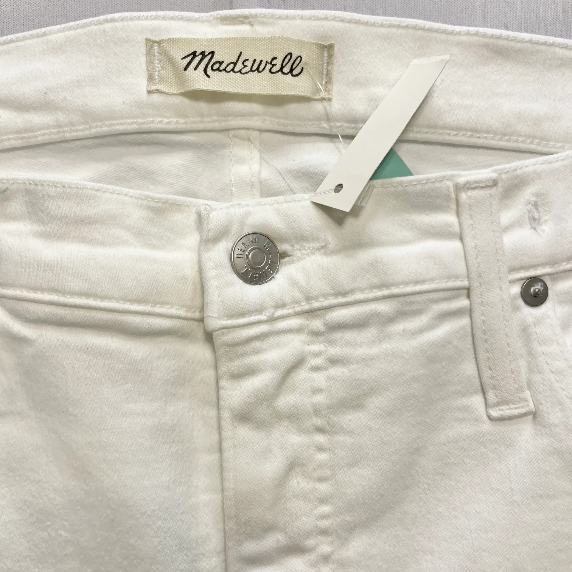 NWT - Madewell - Women’s Distressed 9” High Rise Skinny Crop White Jeans - Size 33.  - Image 5