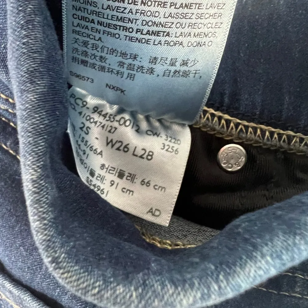 Signature by Levi Strauss Totally Shaping Pull On Skinny Jeans Pockets 26 EUC - Image 10