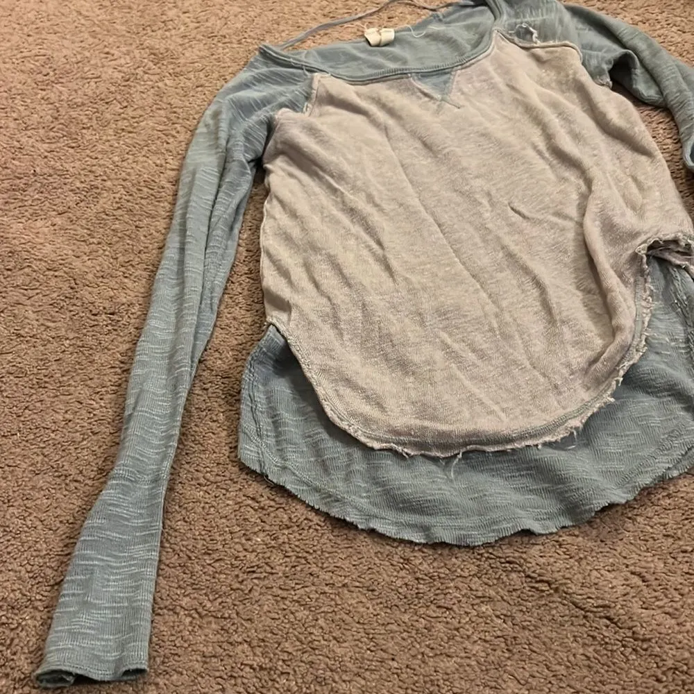 Free people small distressed tee - Image 4