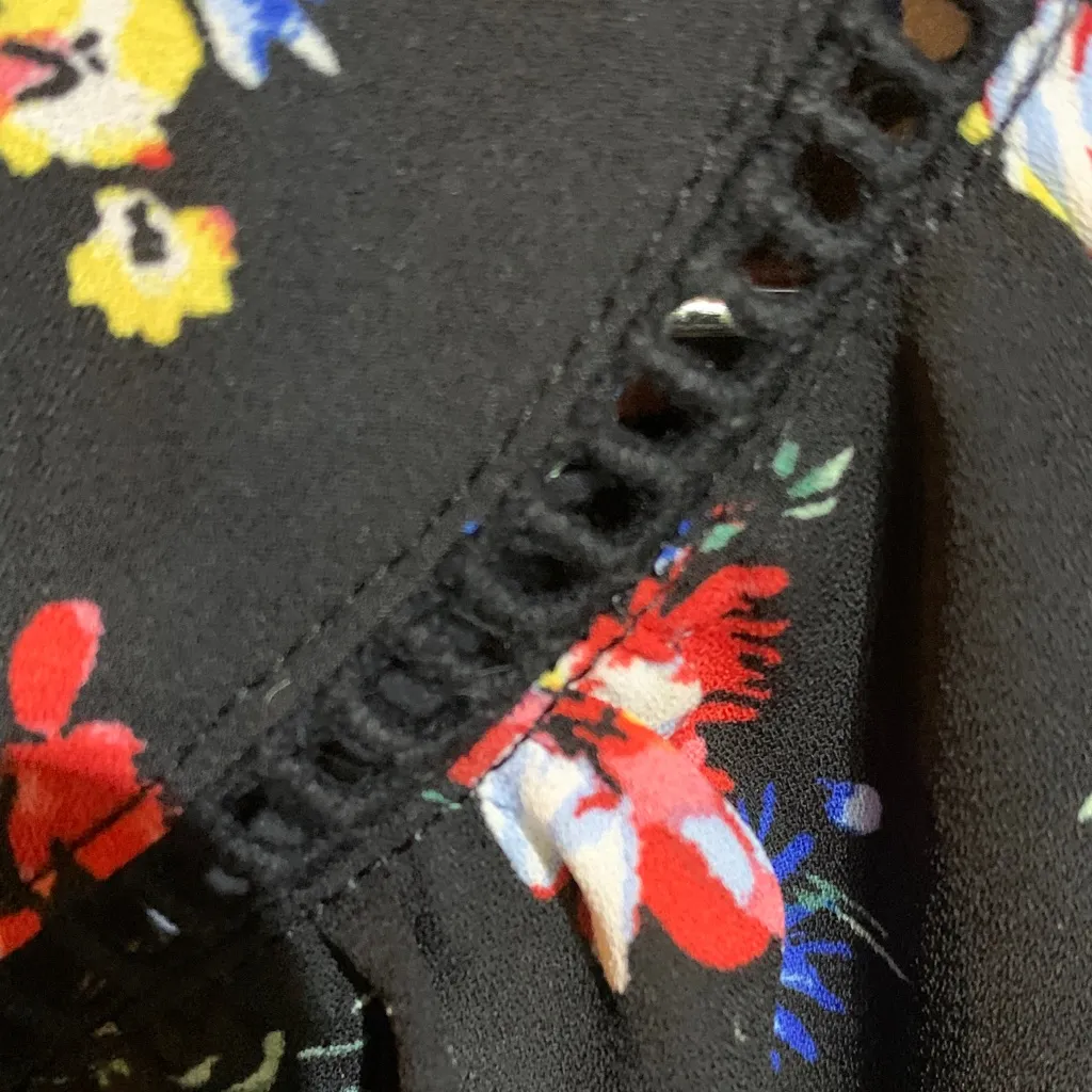 White House Black Market Multicolor Floral Blouse - Image 4