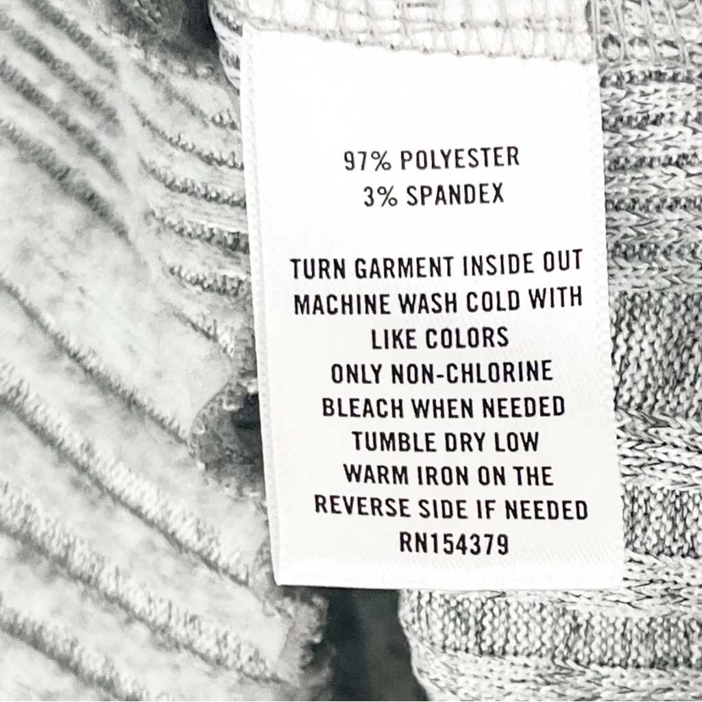 AERO Gray Scoop Neck Long Sleeves Ribbed Knit Button Accents Top Size XL - Image 4