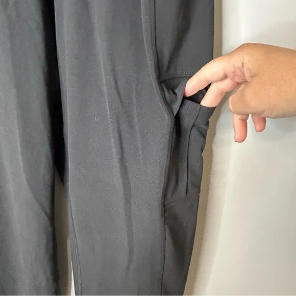 Athleta Black Salutation Cargo Joggers Size Large NWT‎ - Image 5