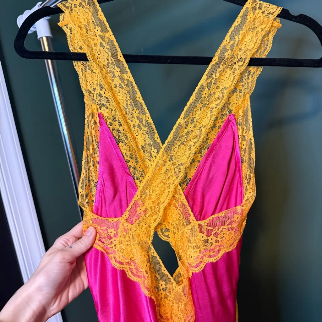 RUMORED Crossroads Pink and Orange Lace Satin Maxi Dress NWT XS Gold - Image 6