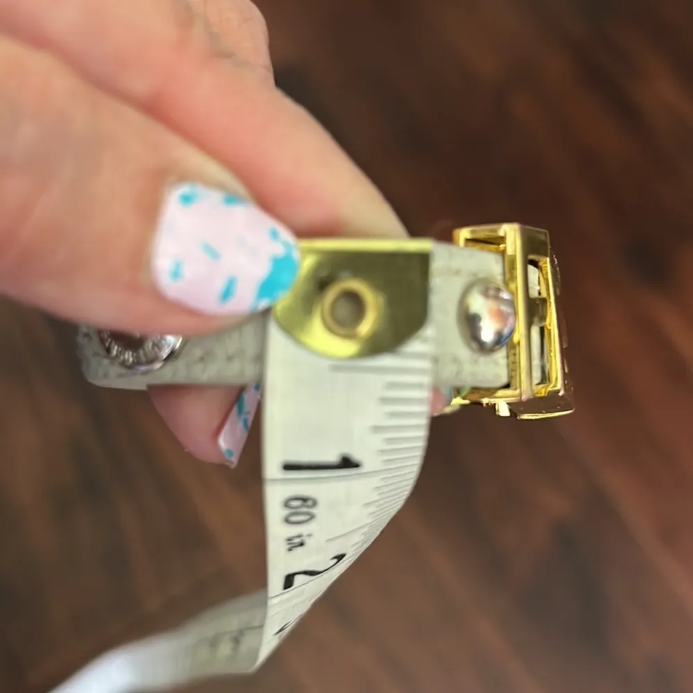 Gray Leather with Gold "Fearless" Text on snap Bracelet - Image 12