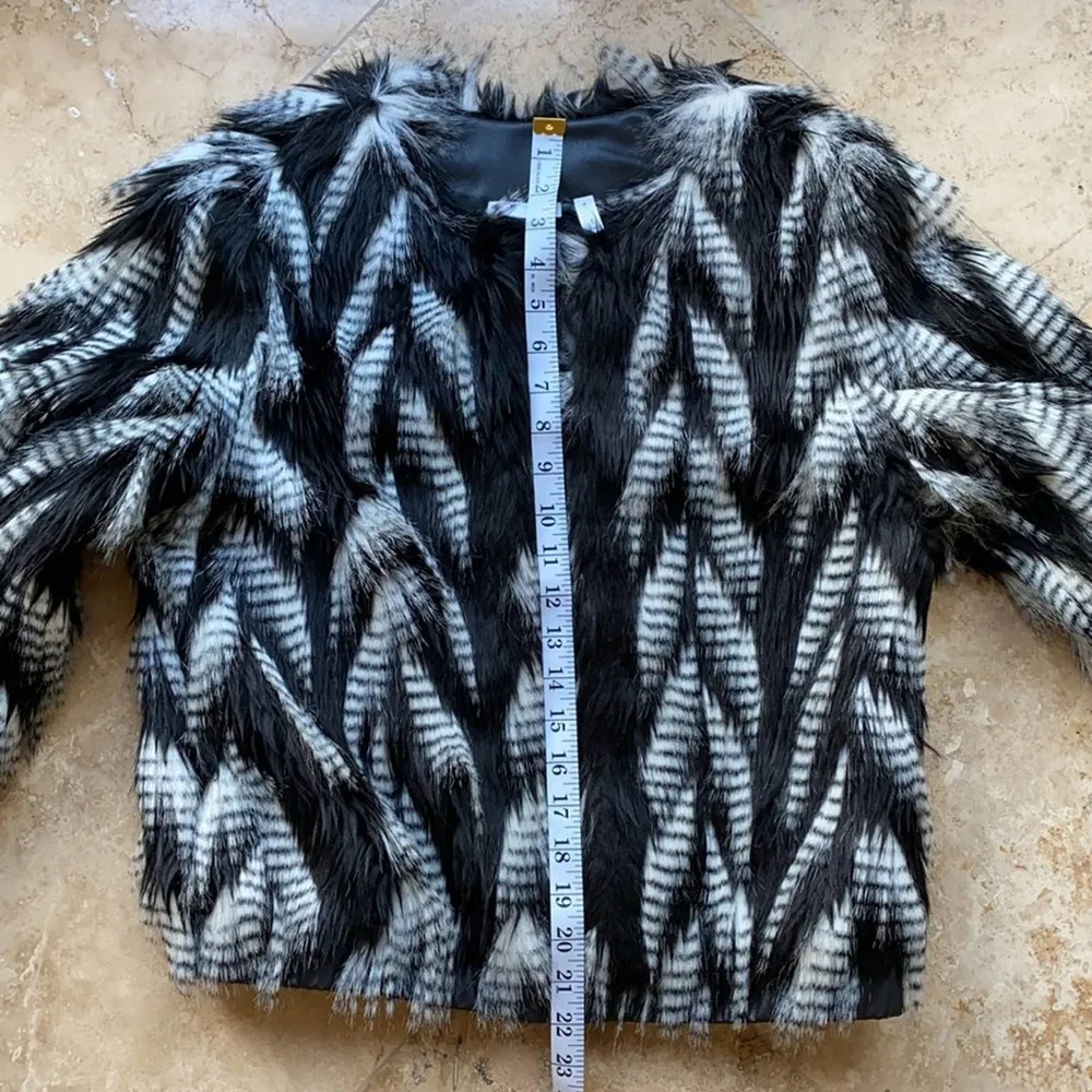 Leith white and black faux fur jacket - Image 11
