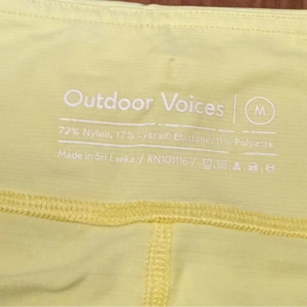 OUTDOOR VOICES Move Free 6” Athletic Shorts Gecko Yellow size Medium - Image 3