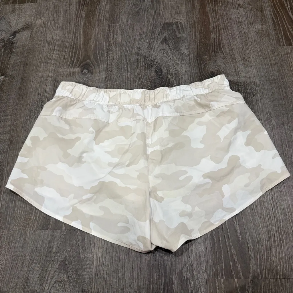 Old Navy Cream Mid-Rise StretchTech Run Shorts - Image 2