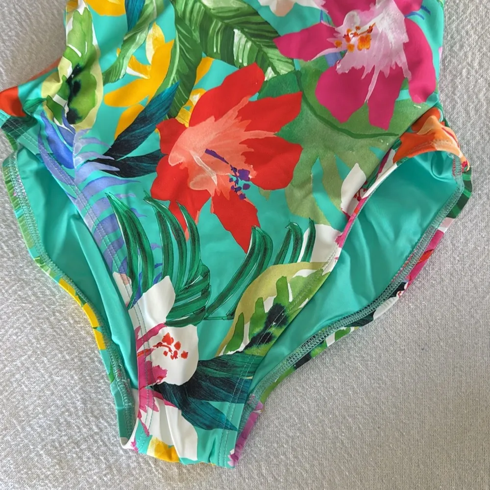 LA BLANCA Tropea Floral-Print One-Piece Swimsuit, Size 4, $124 - Image 5