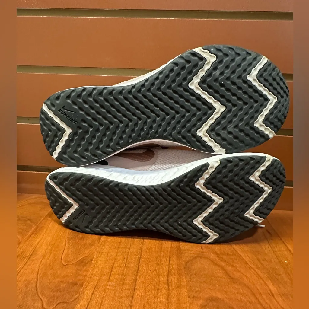 Nike Revolution 
Soft Pink Product Label - Image 5