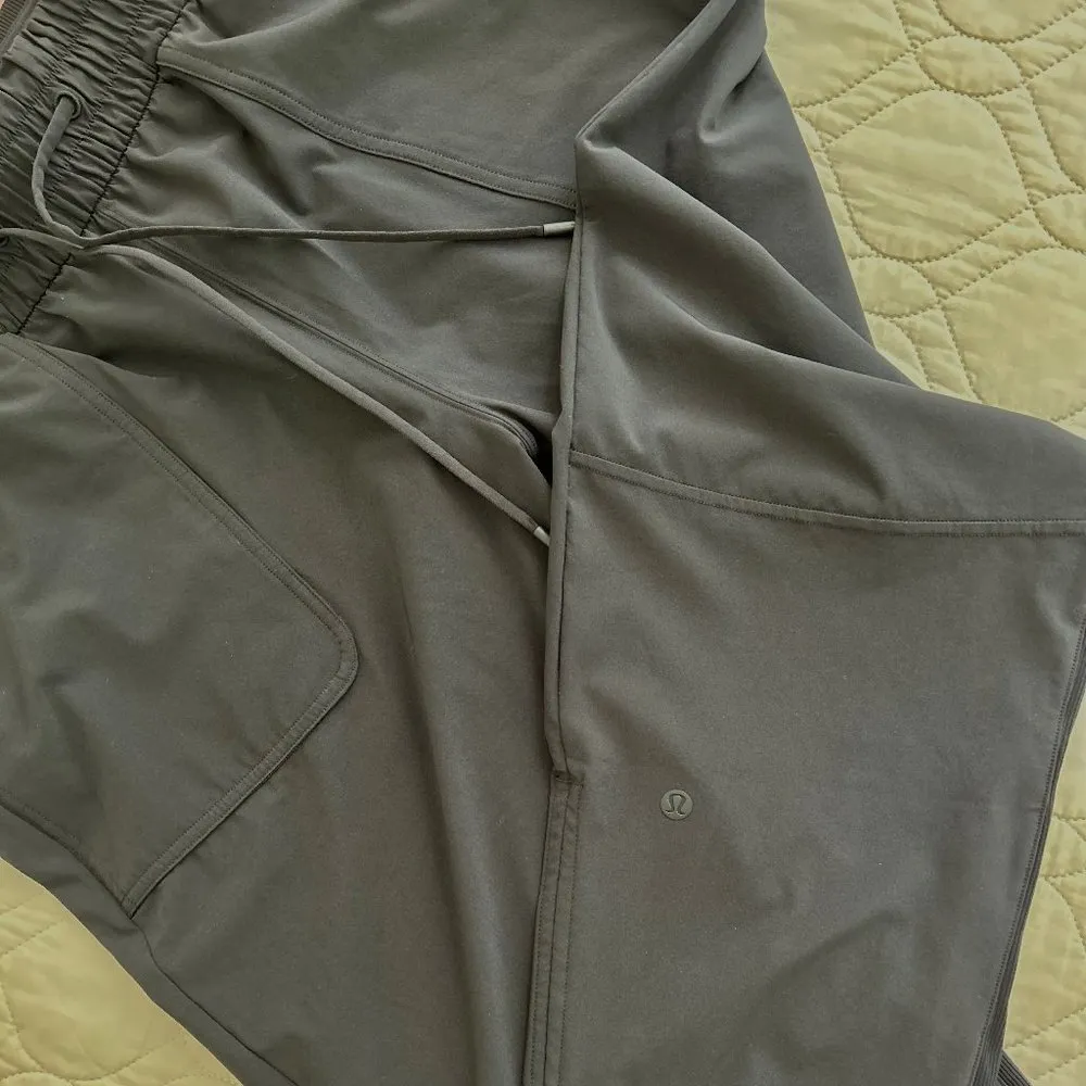 Lululemon Beyond the Studio Crop Black Size 10 - Image 9