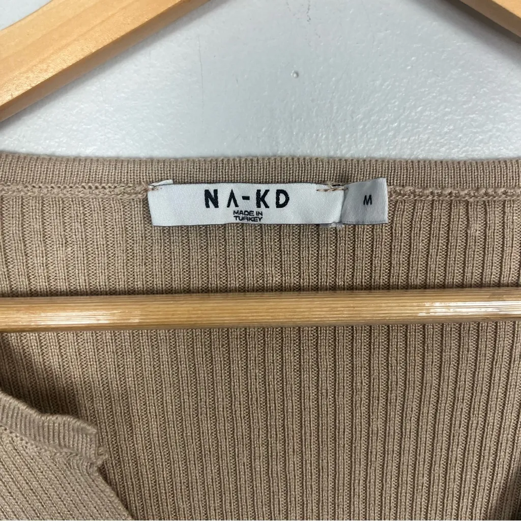 Na-kd tan V-detail Light Rib Knitted Sweater size medium basic casual - Image 4