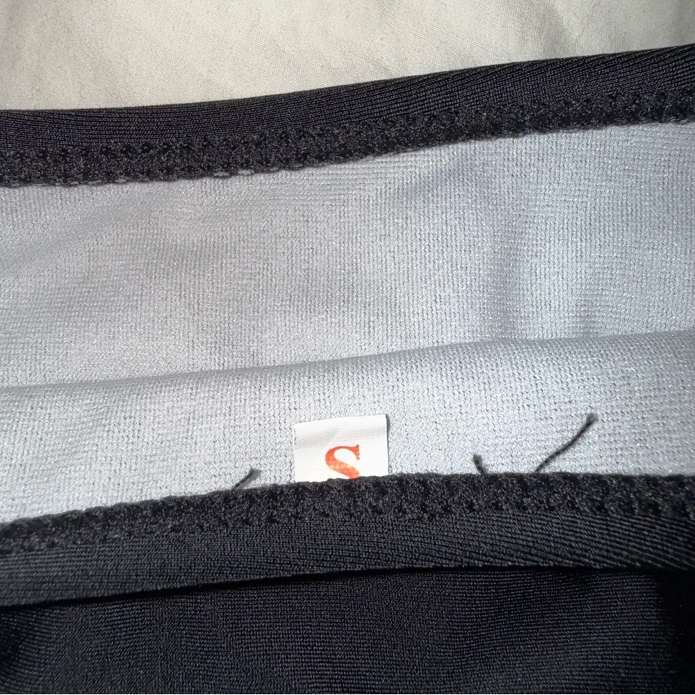 Tropical Green and Black Bikini with Leaf Print - Image 3