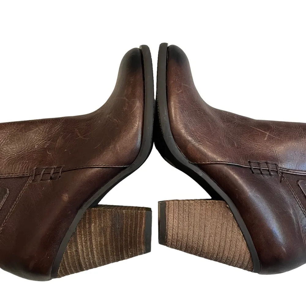 Vince Camuto Highland Chelsea Leather Ankle Boots, Sz 6.5 - Image 9