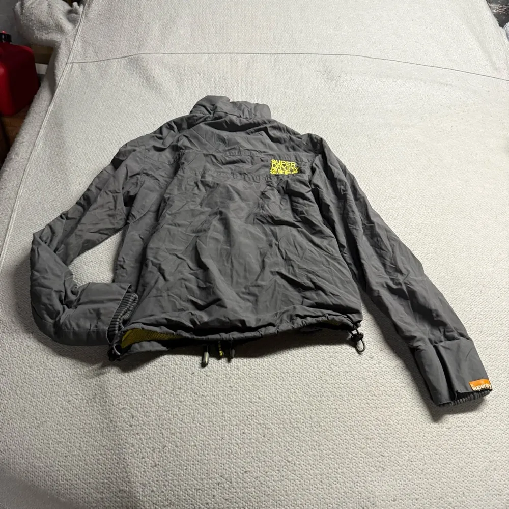Superdry The Wincheater Grey & Yellow Windbreaker Winter Jacket Size Small EUC - Image 6