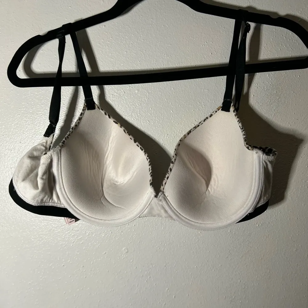 Victoria’s Secret Bra  Leopard Print T-Shirt Lighty Lined Demi LOGO Size 34D - Image 4
