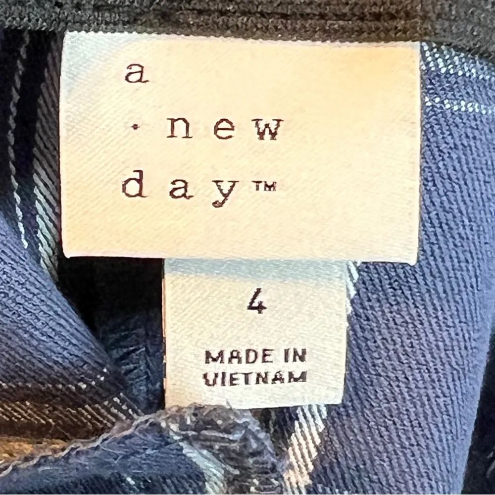 A New Day Size 4R Blue & White Plaid Print Cropped Kick Flare Pants w/Si… - Image 8