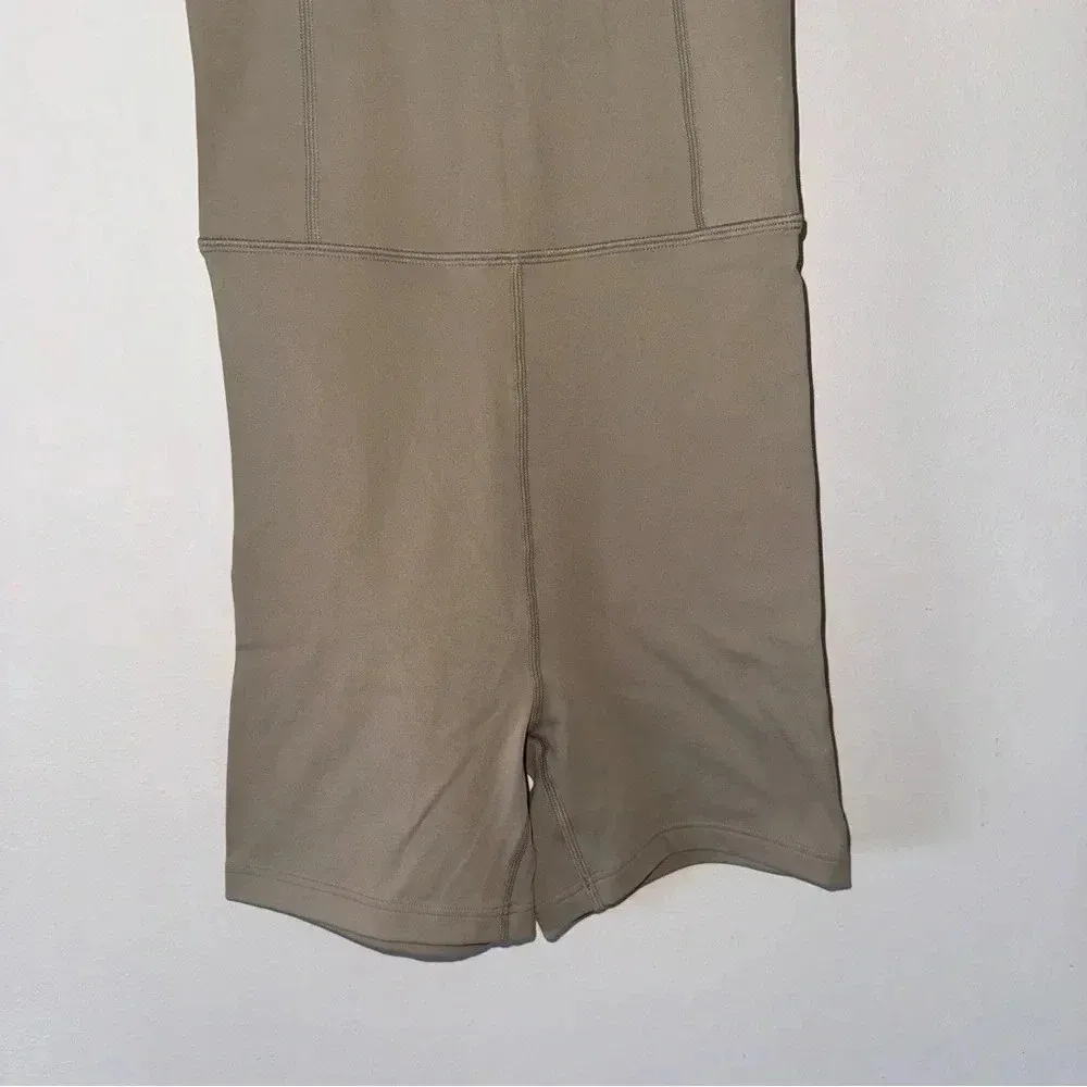 NWOT Set active SPORTBODY® SHORTYSUIT ROMPER STONE Medium - Image 5