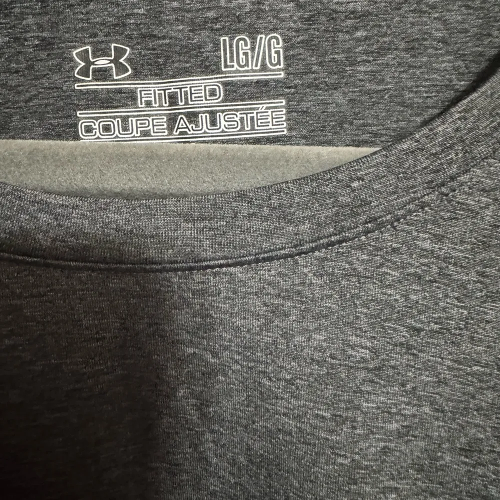 5 under armour tops - Image 11