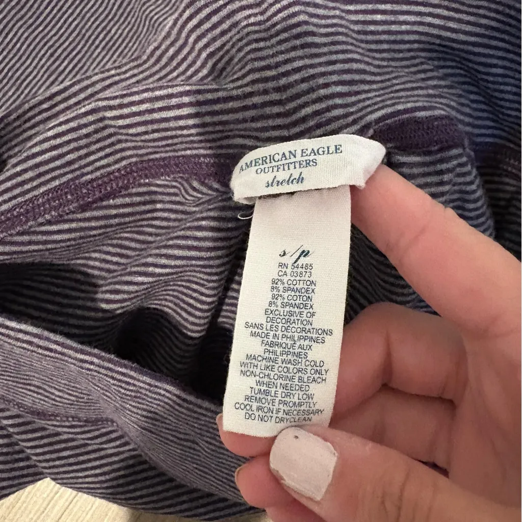 American Eagle y2k‎ Striped Cropped Leggings purple grey size small - Image 3