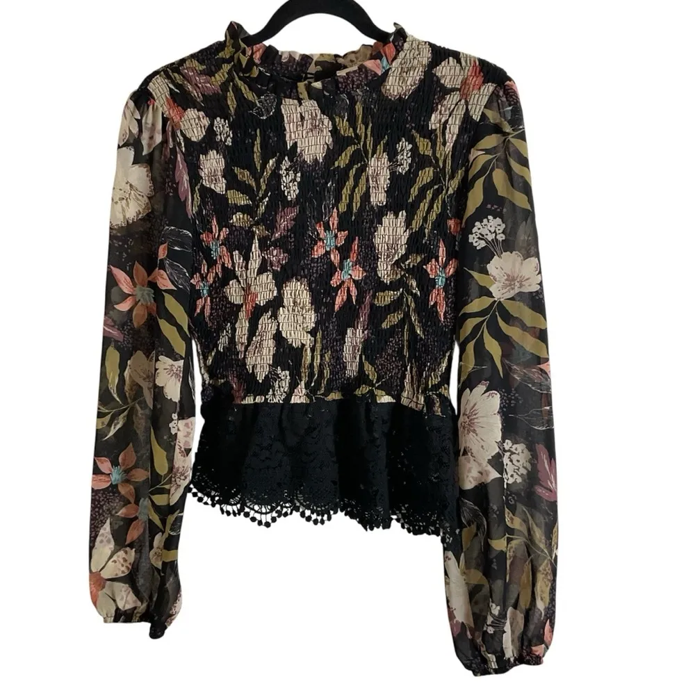 Illa Illa blouse long-sleeved, high-neck top floral Women's Top size medium - Image 11