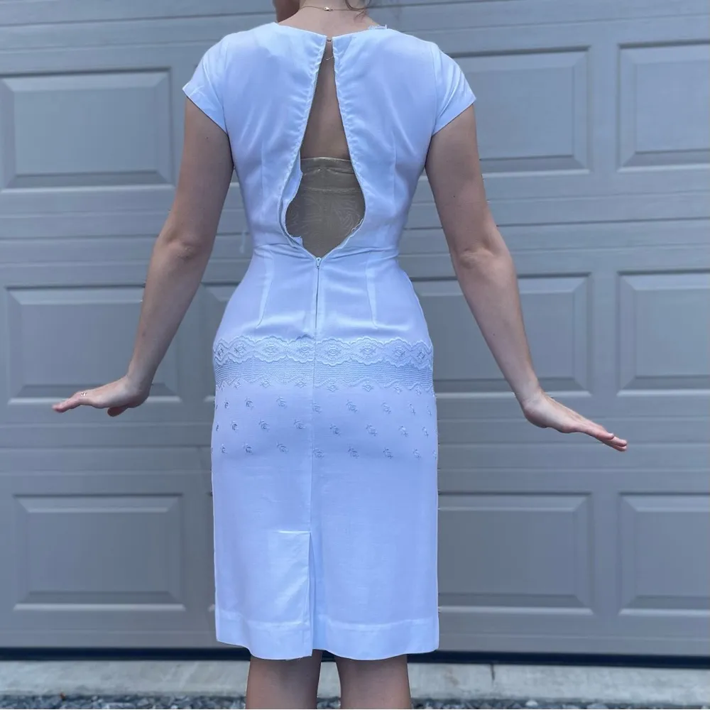 Vintage 70s Union Label Cottagecore Embroidered Pencil Midi Dress XS White - Image 10