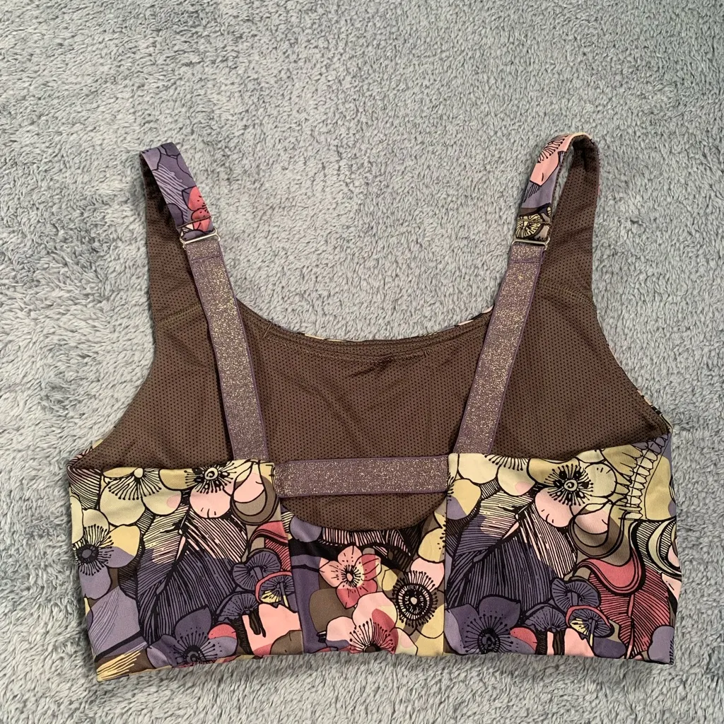Nike Floral sports bra medium - Image 3