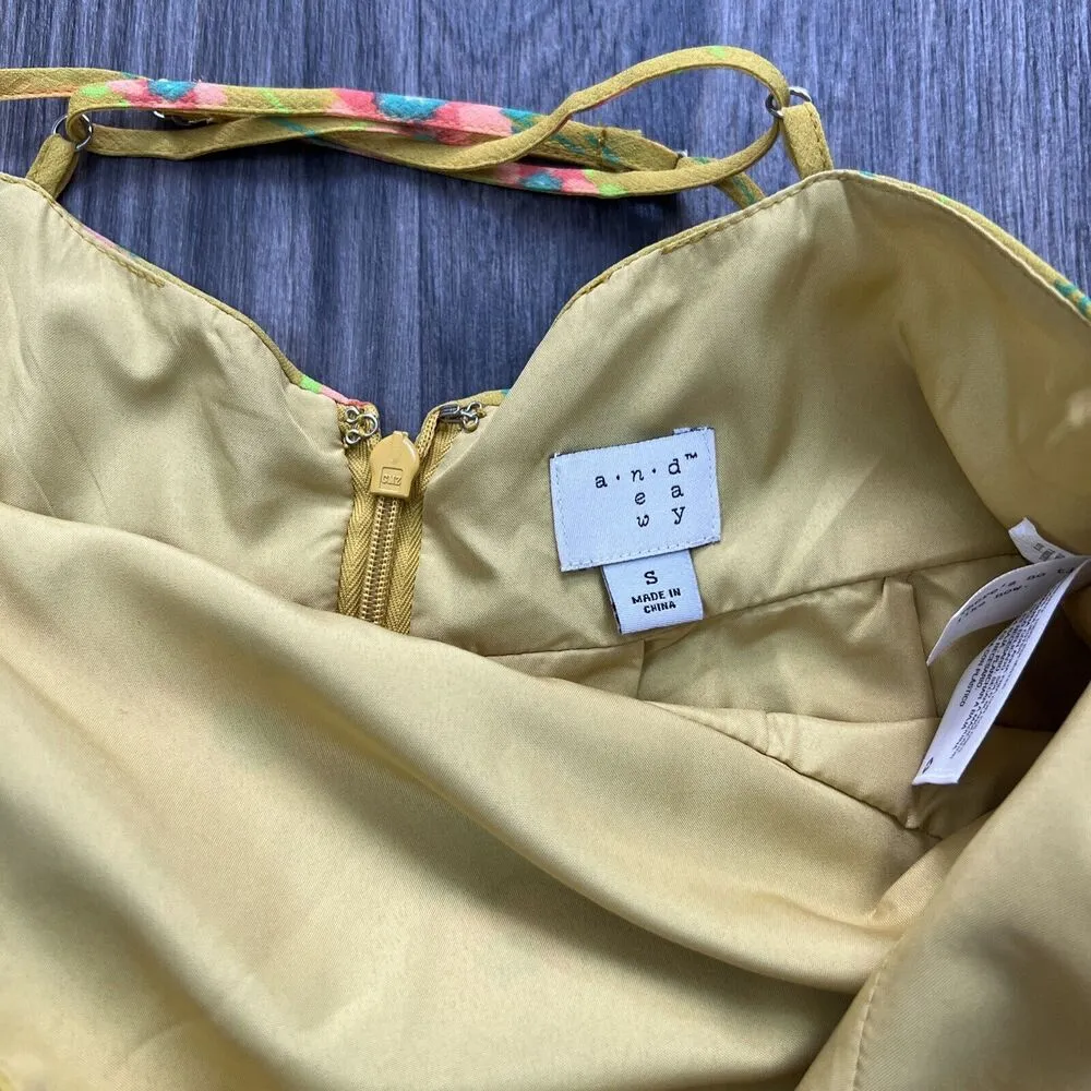 A New Day Marigold Yellow Floral Wide Leg Cropped Jumpsuit Size Small Cross Back - Image 4