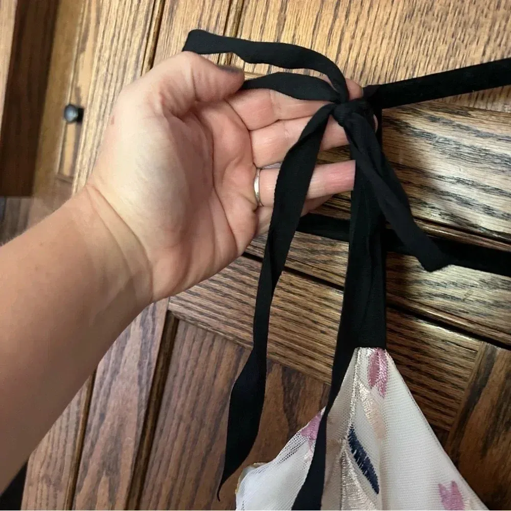 Donna Morgan | Blouson‎ Yellow Floral Embroidered Midi Dress Shoulder Tie | sz 0 - Image 7