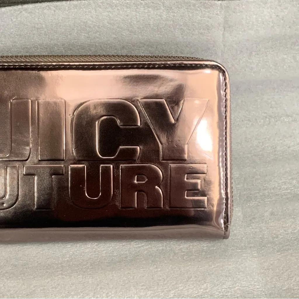 Juicy Couture Deceptacon Zip Wallet Carry On Tan Metalic New with Tags - Image 3