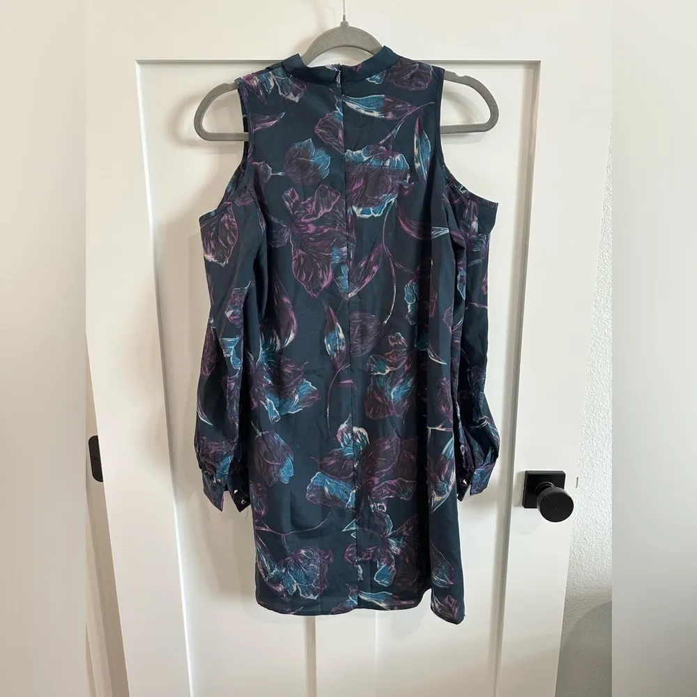 Everly Women's Size M Cold Shoulder Cutout Mini Dress Jewel Tone Floral Print - Image 4