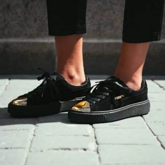Puma ‎ Suede Platform Sneakers Black With Gold Top - Image 2