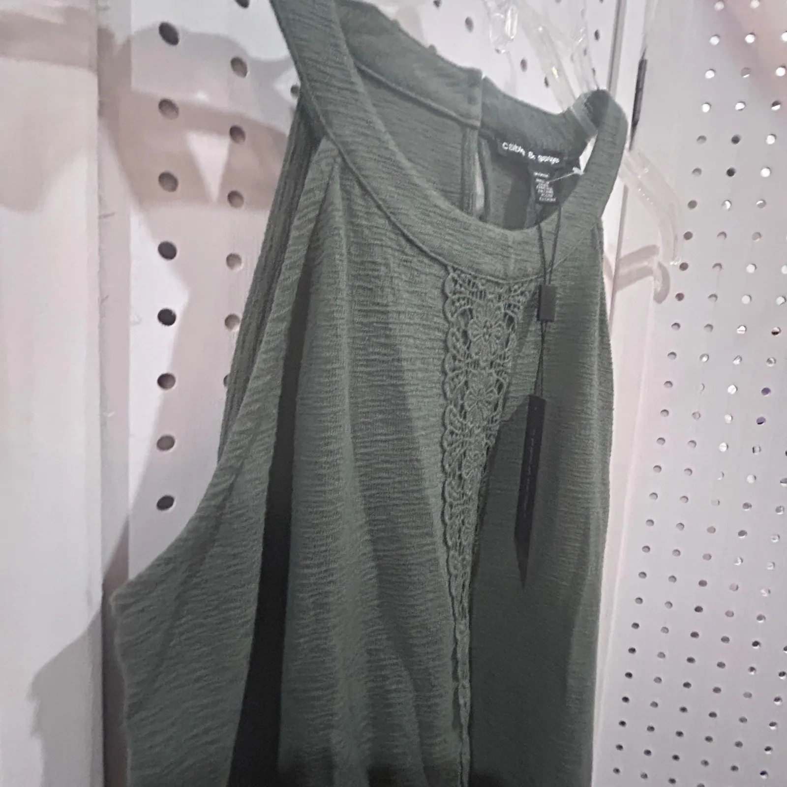 NEW Cable & Gauge Olive Green Textured Halter Lace Insert Tank Top Size M - Image 5