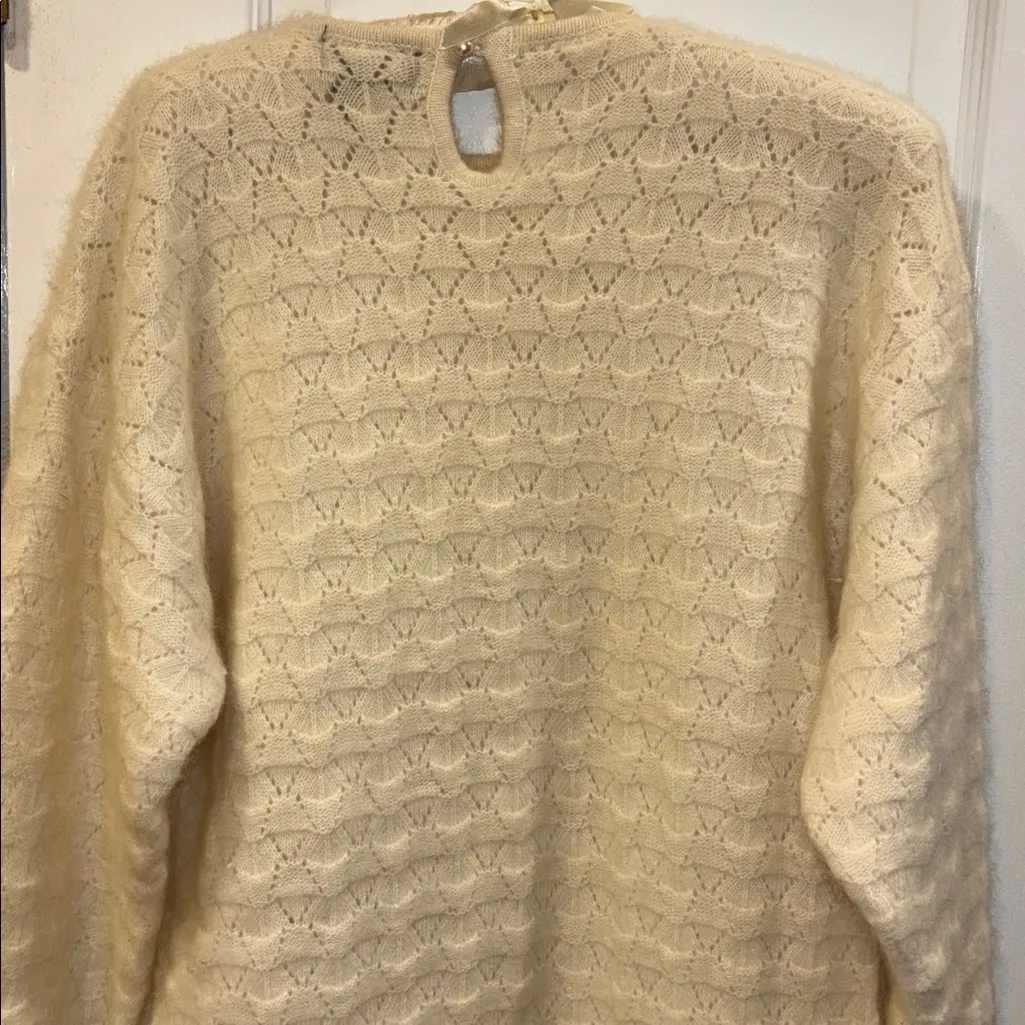 IMARI SOFT CREME COLORED SWEATER LAMBSWOOL ANGORA NYLON SIZE LARGE TUNIC LENGTH - Image 5