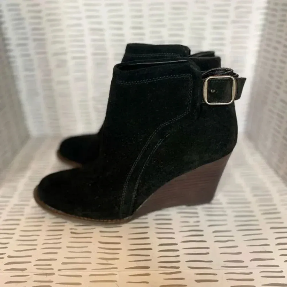 Lucky Brand Yasine‎ Black Suede Slip On Ankle Booties Womens Size 6 Wedge Heel - Image 2