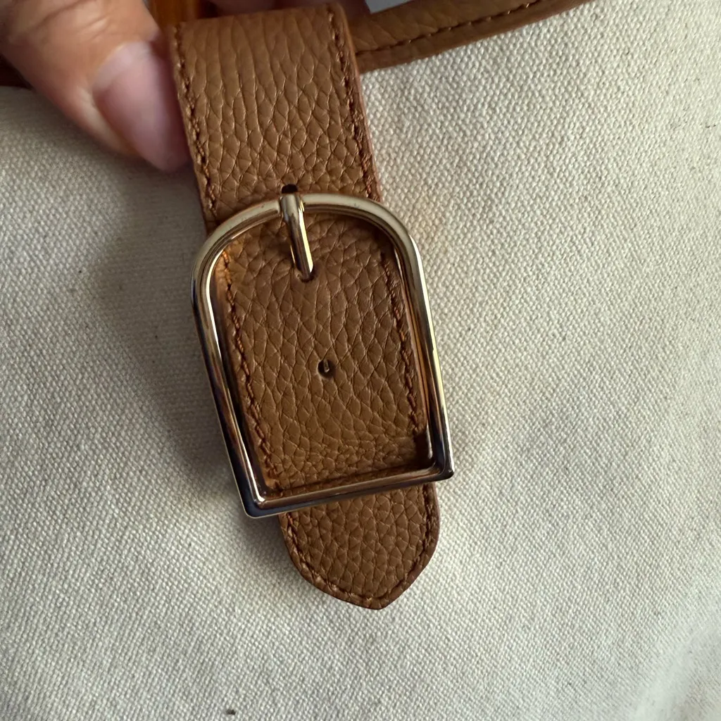 Talbots Beige Handbag with Gold Zipper - Image 13