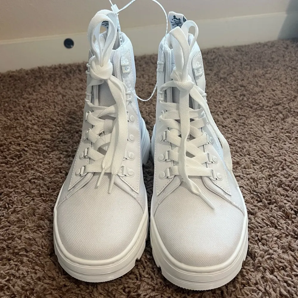 NEW  Women's Combs Poly Casual Lace Up Boot White Sz 9 - Image 3