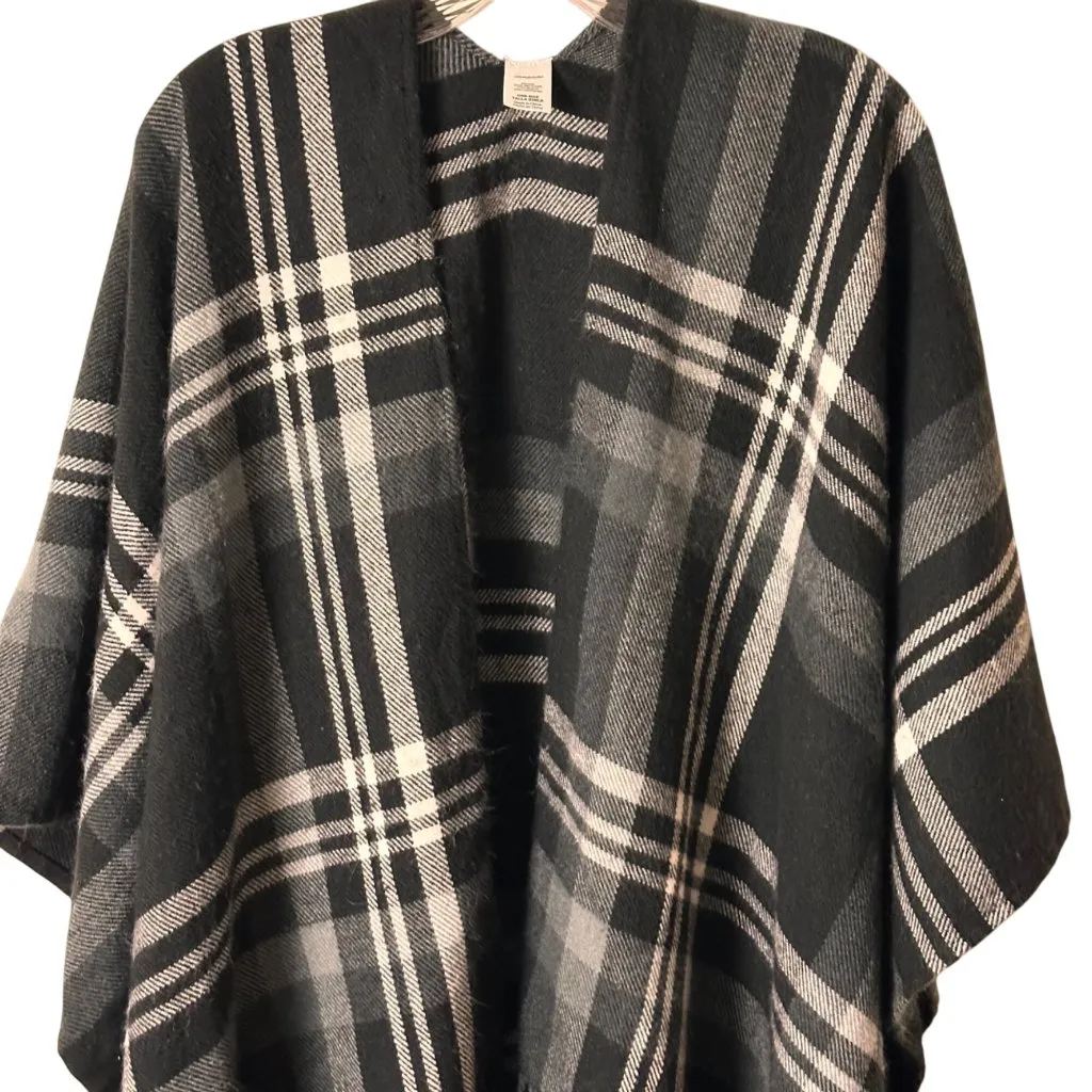 Unbranded OS Black & Gray Plaid Poncho Shawl Wrap With Fringe Edges Size undefined - Image 2